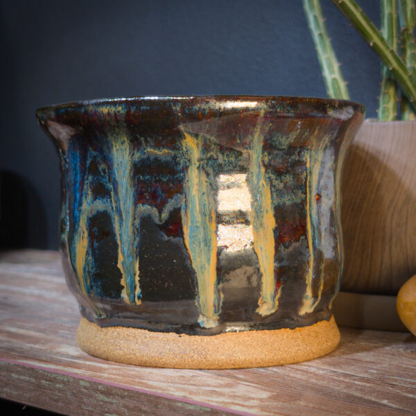 5.5" Drippy Planter with Metallic Interior (with drainage) - Image 2